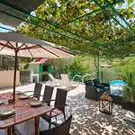 Four-bedroom With A Fireplace 09 بيت للعطل Kučiće
