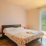 Four-bedroom With A Fireplace 09 بيت للعطل Kučiće