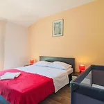 بيت للعطل Four-bedroom With A Fireplace 09 Kučiće