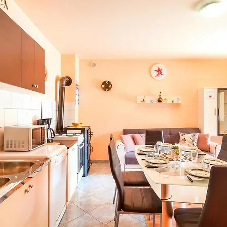 4 Bedroom Stunning In