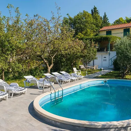 4 Bedroom Stunning In Vakantiehuis *