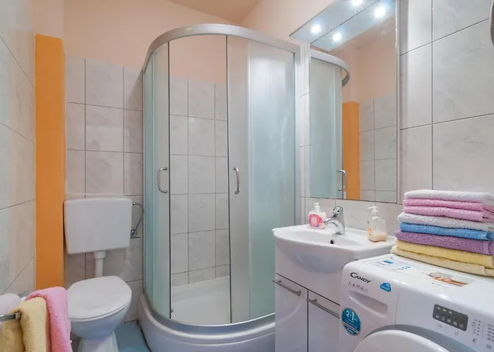 Four-bedroom With A Fireplace 09 Semesterbostad