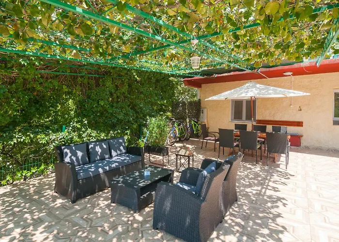 Four-bedroom With A Fireplace 09 Kučiće