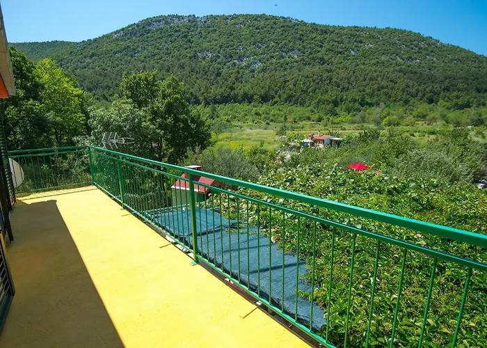 Four-bedroom With A Fireplace 09 * Kučiće