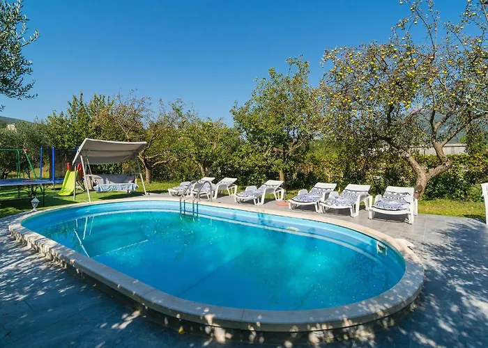 Four-bedroom With A Fireplace 09 Semesterbostad Kučiće