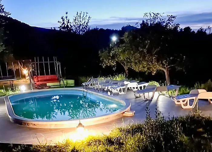 Semesterbostad Four-bedroom With A Fireplace 09 Kučiće