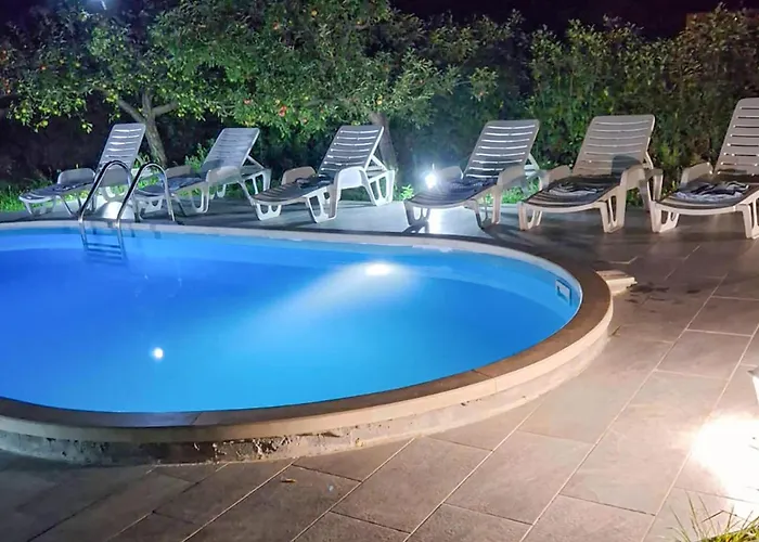 Four-bedroom With A Fireplace 09 *